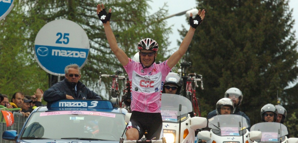 Winnen in het roze tijdens de Giro van 2006. Foto - Sirotti