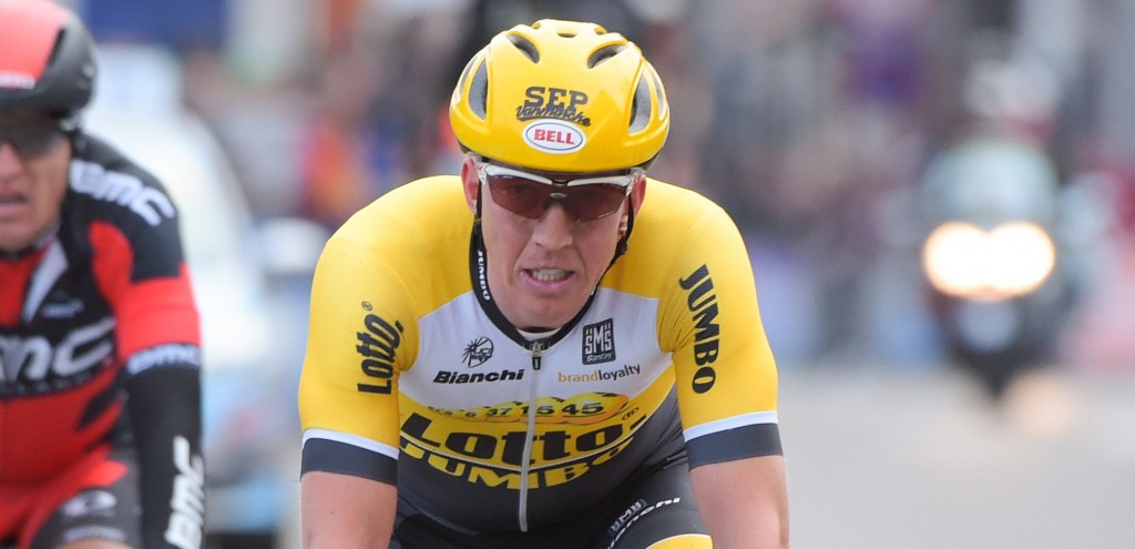 Broer Vanmarcke in ploegleiderswagen tijdens Scheldeprijs