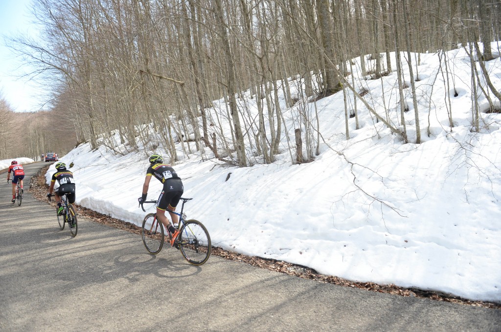 Koninginnenrit Tirreno-Adriatico afgelast wegens sneeuw