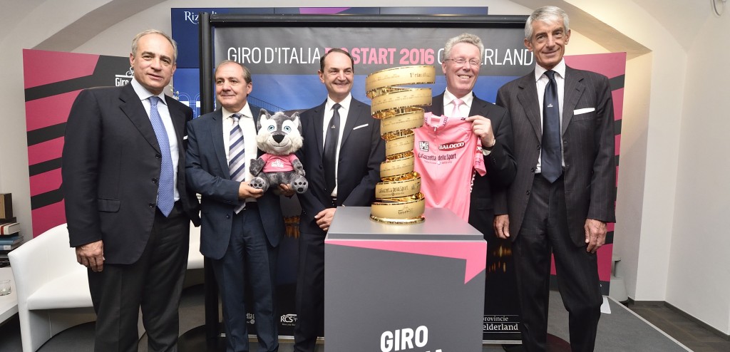 Vrouwen rijden mogelijk tijdrit in Apeldoorn op Giro-parcours