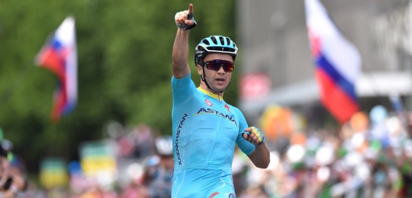 Lutsenko wint in Zwitserland na sprint-à-deux met Bakelants