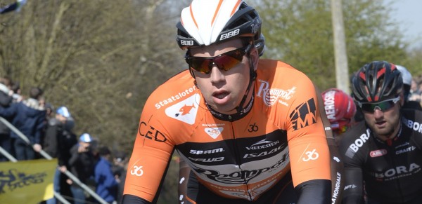 Roompot is op dreef: Dylan Groenewegen zegeviert in Veenendaal