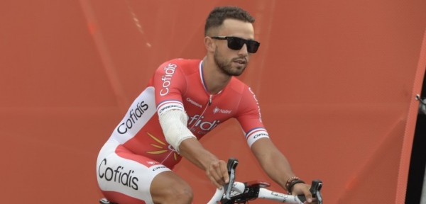 Tour 2015: Nacer Bouhanni komt ten val en geeft op