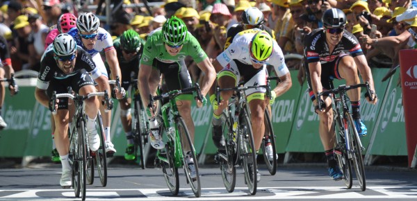 TourFlits: ‘Cav’ geeft Etixx-Quick-Step derde ritzege, eerste dopinggeval een feit