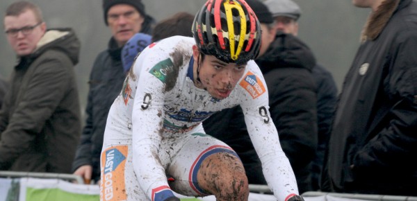 Van Aert: “Doet deugd om te winnen in regenboogtrui”