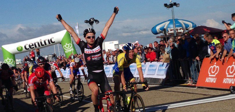 Robin Wennekes sprint naar titel elite-zonder-contract