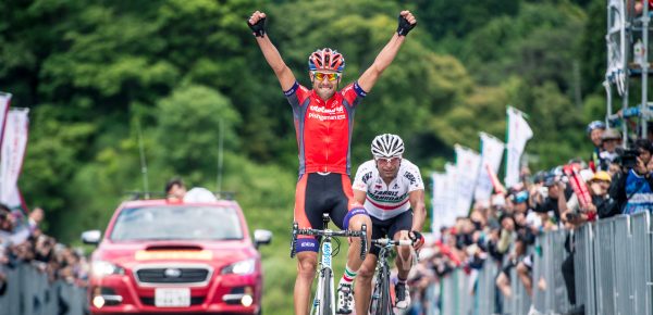 Iraniërs Rajablou en Sohrabi verdelen de prijzen in derde etappe Tour of Japan