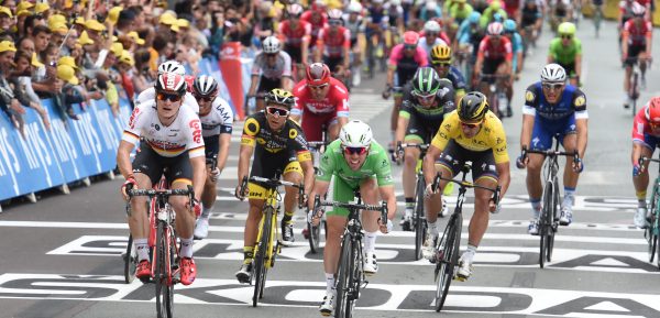 Tour 2016: Cavendish verslaat Greipel met millimeters na wandeletappe