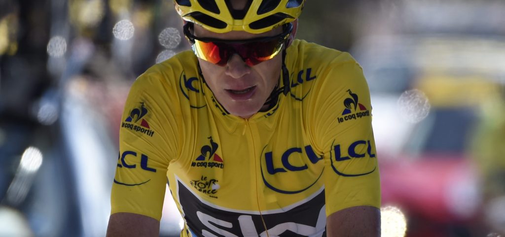 Chris Froome behoudt gele trui na bizar incident, Mollema vierde
