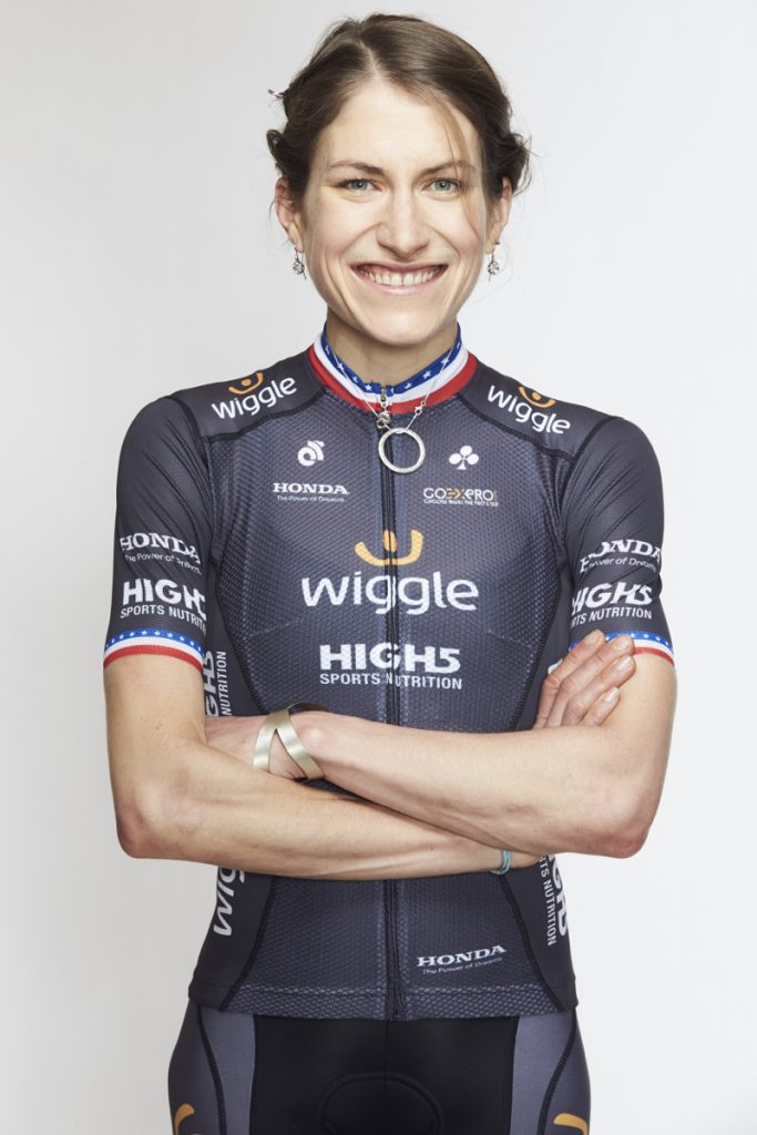 Imponerende solo Mara Abbott in Giro Rosa-rit over Mortirolo