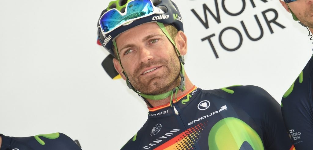 Rojas kaatst de bal terug naar Van Garderen: “Je mag je helm niet afzetten!”