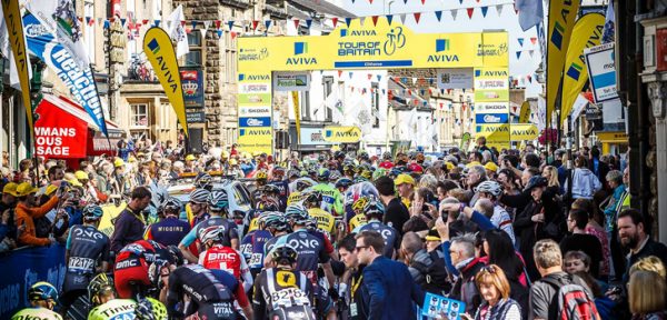 Volg hier de openingsrit in de Tour of Britain 2016