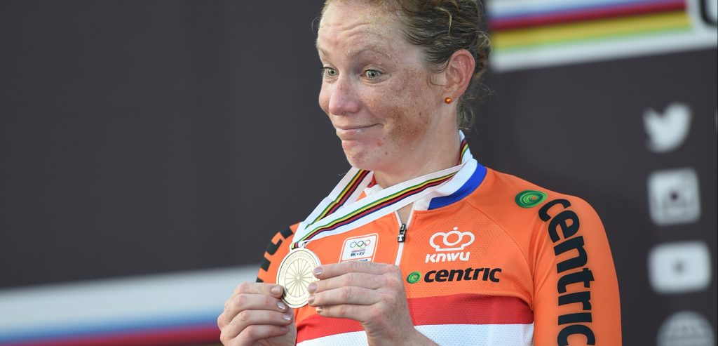 EK Baan: Wild rijdt zich naar zilver op het Omnium
