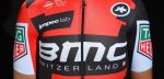 Wielertenues 2017: Tag Heuer prominent op shirt BMC