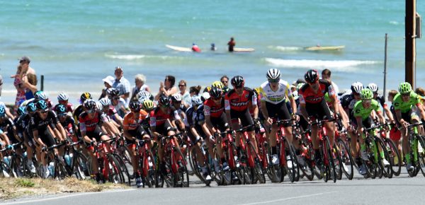 Volg hier de vijfde etappe in de Tour Down Under 2018