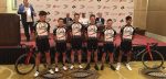 Wielertenues 2017: UAE Abu Dhabi koerst in wit met zwart