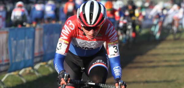 Vos heerst in Hoogerheide, zware val De Jong