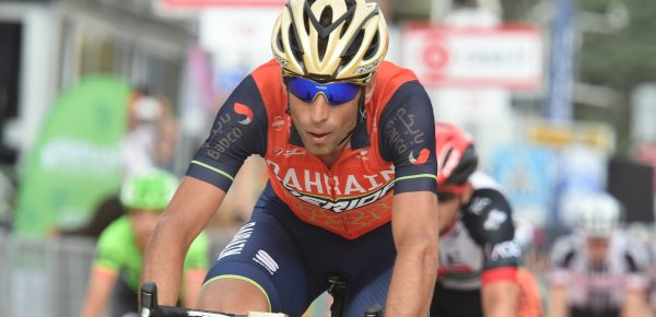 Nibali loopt microfractuur op aan rib na val in Vuelta