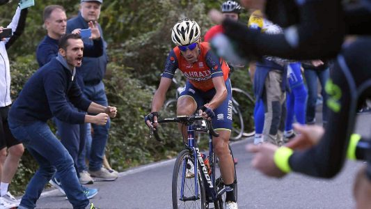 Nibali uit kritiek op Froome: “Hij leunt als een sprinter op zijn team”