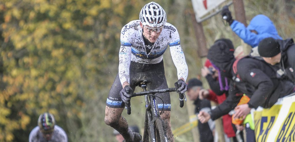 Van der Poel is weer superieur in Hamme