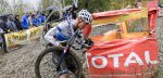 Mathieu van der Poel ook oppermachtig in moddercross Otegem