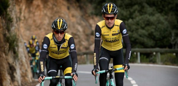 Meer geel in tenue LottoNL-Jumbo