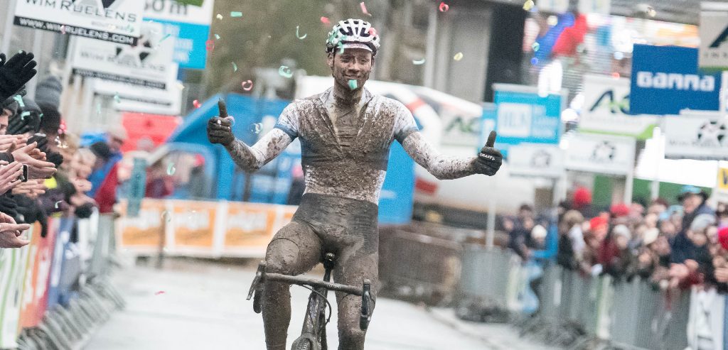 Van der Poel sluit seizoen af met overwinning in Sluitingsprijs