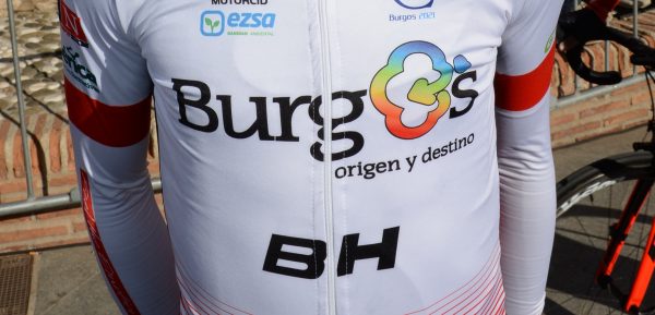 Disciplinaire commissie UCI buigt zich over Burgos-BH: schorsing van 15 tot 45 dagen