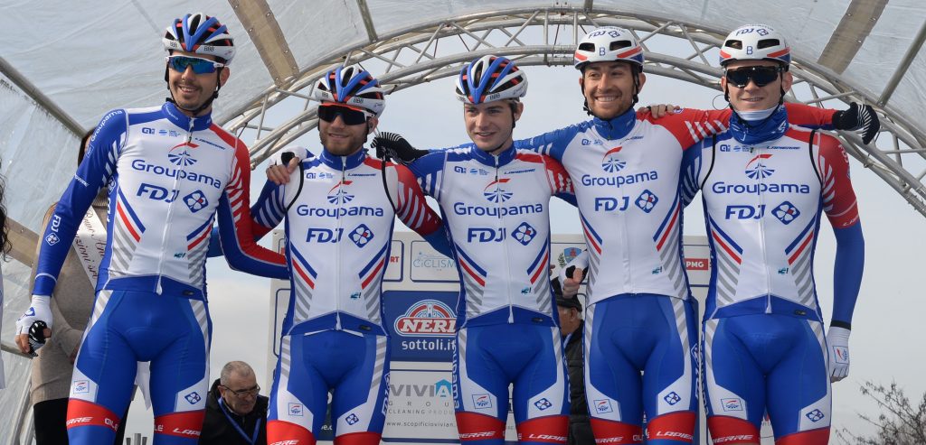 Valentin Madouas bezorgt landgenoot Bryan Coquard een kater in Parijs-Bourges