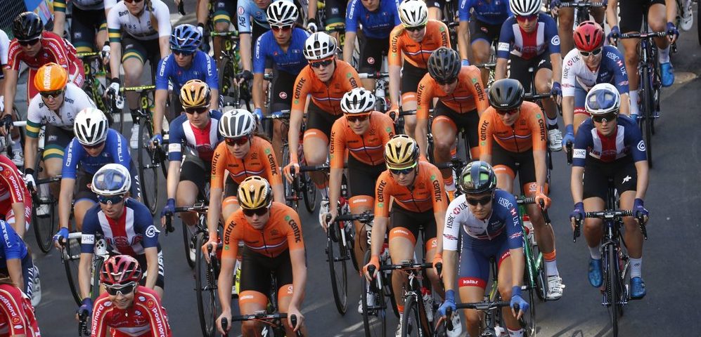 Veneberg over vrouwen: “Wie niet in het belang van de ploeg rijdt, wordt buiten de selectie gehouden”