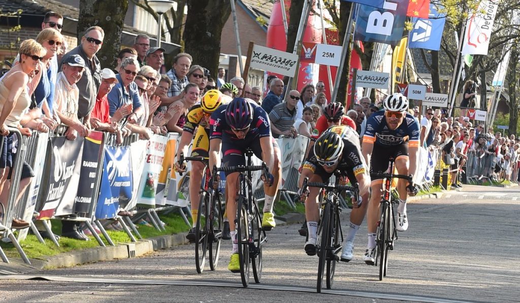 Joshua Huppertz wint Arno Wallaard Memorial na fotofinish