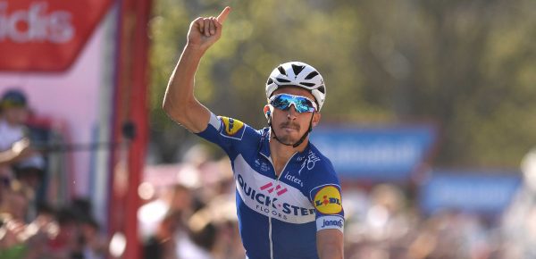 Alaphilippe klopt Roglič in openingsrit Ronde van het Baskenland