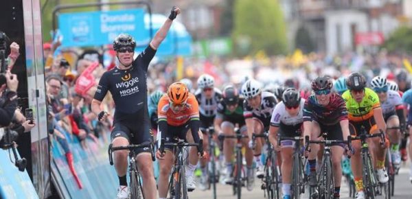 Kirsten Wild sprint naar dagsucces in openingsrit Tour de Yorkshire