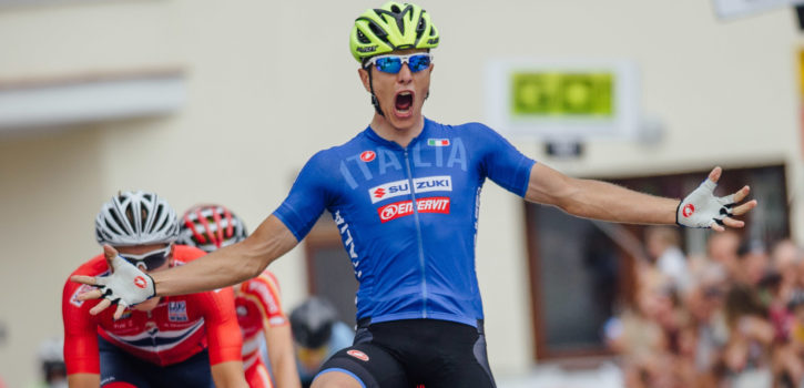 Samuele Battistella viert feest in Giro del Belvedere