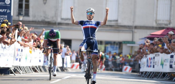 Damien Touzé zegeviert in Tour de l’Avenir, Arensman derde