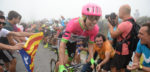 Vuelta 2018: Woods wint op steile slotklim, Kruijswijk uit top drie