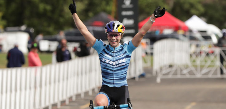 Evie Richards mist rest van het crosseizoen door knieblessure