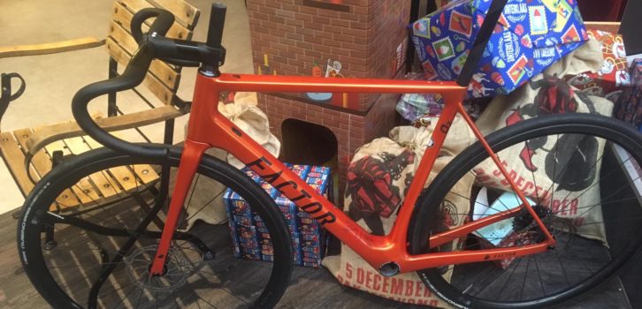 Zo zien de nieuwe fietsen van Roompot-Charles eruit