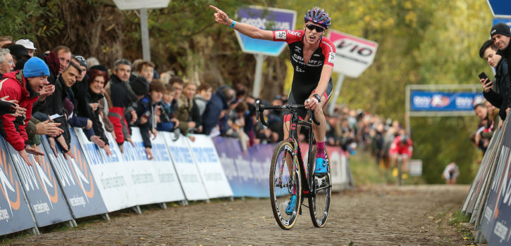 Thymen Arensman wint Koppenbergcross voor beloften
