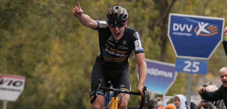 Toon Aerts wint spannende Koppenbergcross, Van der Poel kopje onder