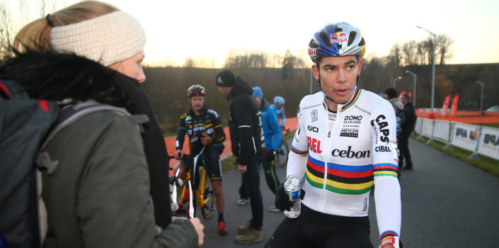 Coach Wout van Aert: “Ik hoop dat er een oplossing komt die rust creëert in zijn hoofd”