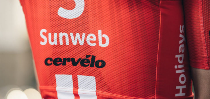 Wielertenues 2019: Sunweb switcht van wit-zwart naar rood