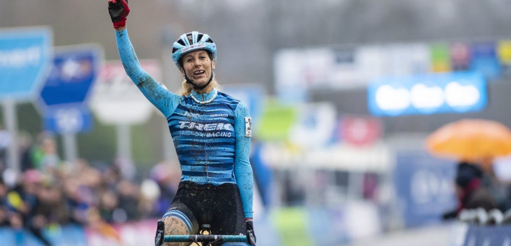 Jolanda Neff klopt Sanne Cant in GP Sven Nys