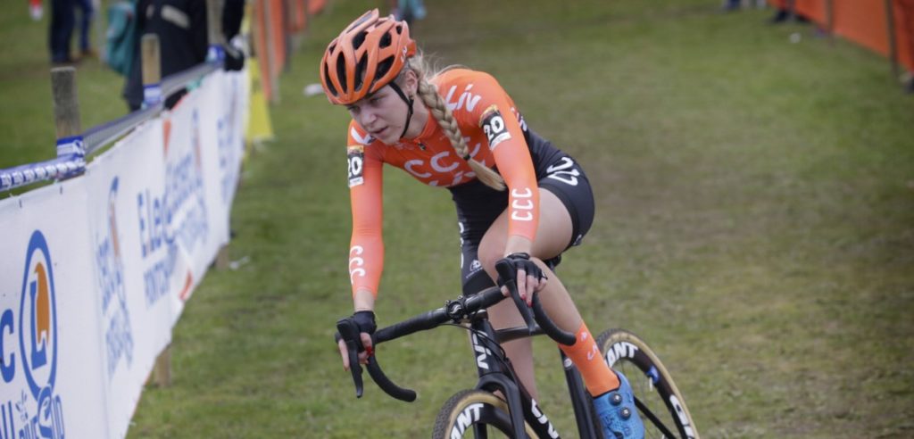 Inge van der Heijden zegeviert in veldrit van Rucphen