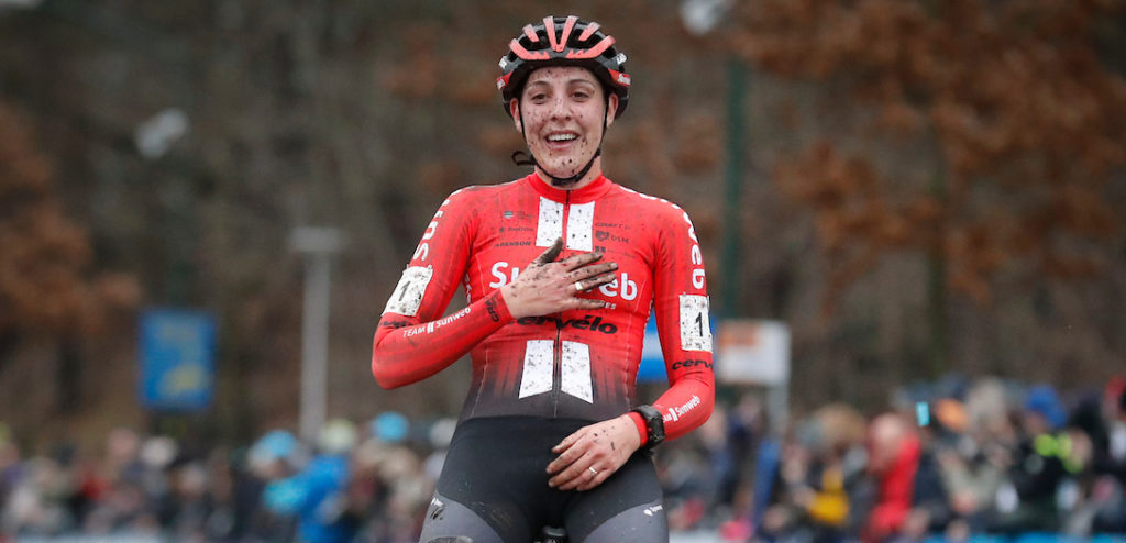 Lucinda Brand gaat koersen voor Trek-Segafredo en crossen bij Telenet-Fidea