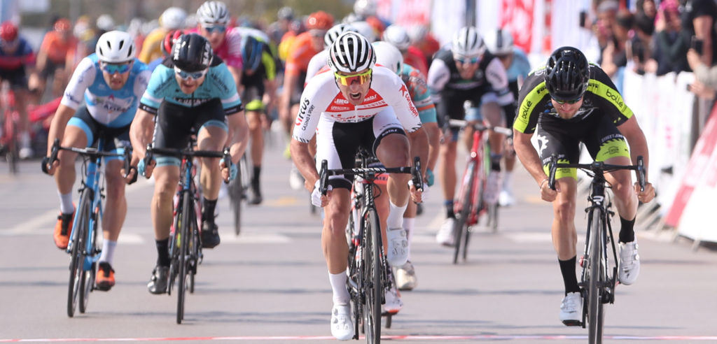 Bas van der Kooij verslaat Roy Jans na fotofinish in Antalya, Van der Poel levert leiderstrui in