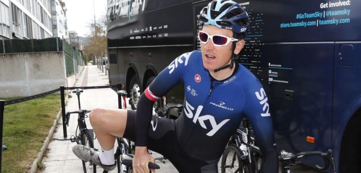 In dit tenue rijdt Team Ineos tijdelijk in de Ronde van Romandië