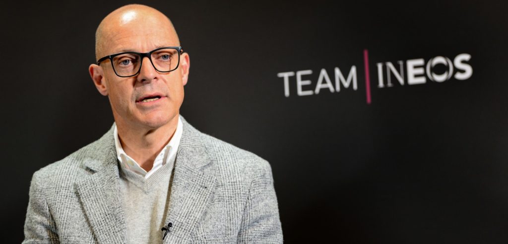 ‘Brailsford doet stap terug bij INEOS Grenadiers, Ellingworth nieuwe teammanager’