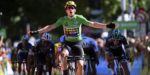 Wout van Aert zet Sam Bennett te kijk in Dauphiné