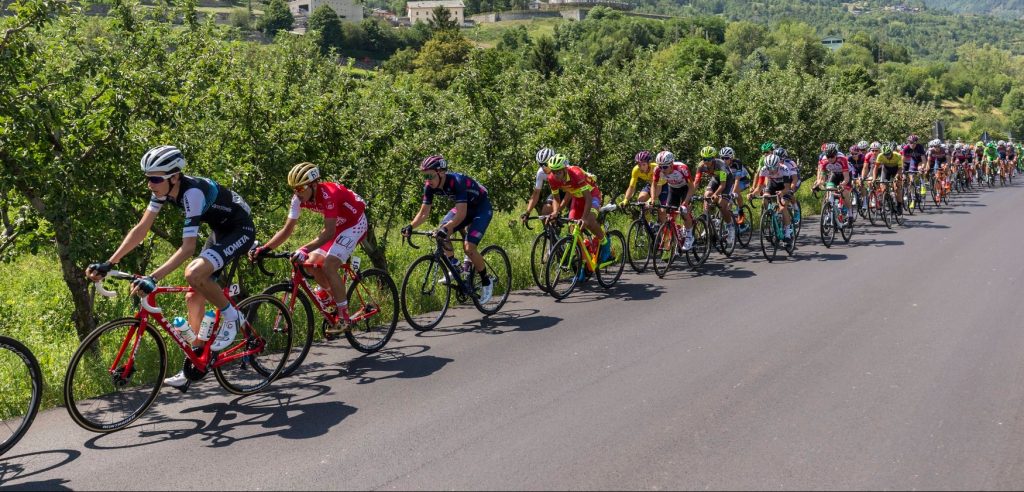 Sergio Meris wint zware vierde etappe Giro Valle d’Aosta, Darren Rafferty nieuwe leider
